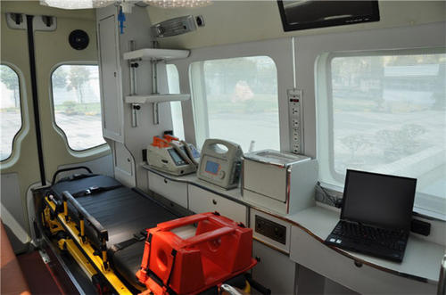 和县救护车内部